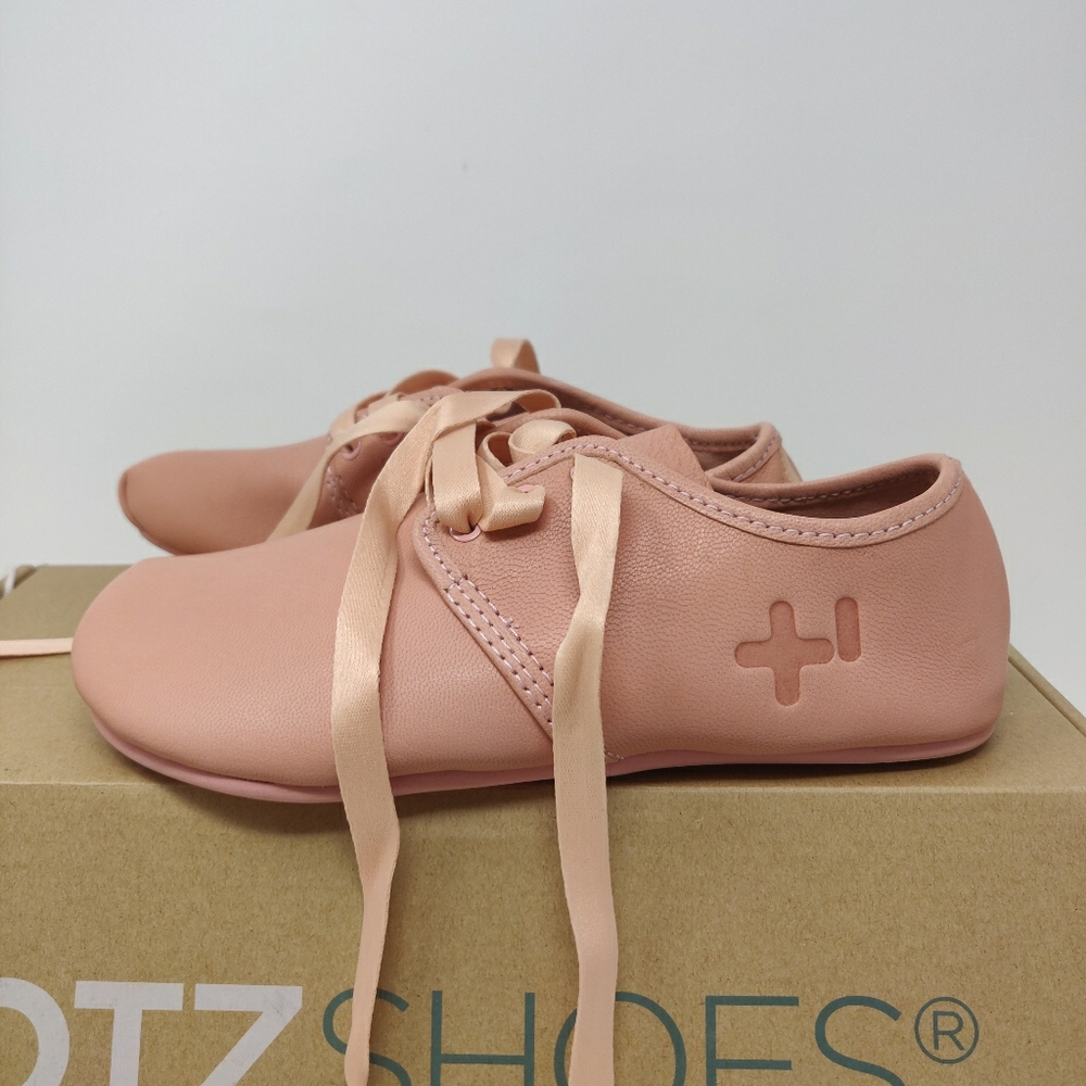 OTZ leather blossom flat shoes pink new in box